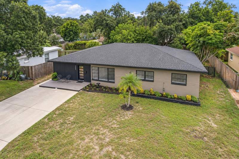 3 bedroom Single Family Residence at 2003 75th Way, Jungle Country Club 4th Add, St Petersburg — photo 2