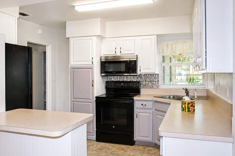 2 bedroom Single Family Residence at 4331 Magnolia Avenue, Unincorporated, Leesburg — photo 3