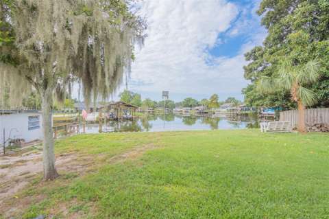 2712 Grand Island Shores Road, home for sale in Eustis 32726