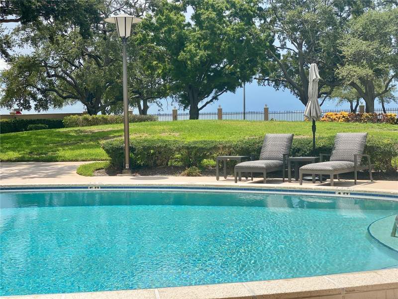 2 bedroom Condominium at 2403 S Ardson Place #402B, Howell Park Condo, Tampa — photo 2