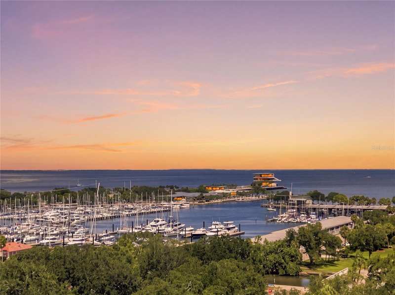 2 bedroom Condominium at 175 1st Street #1008, Signature Place Condo, St Petersburg — photo 1
