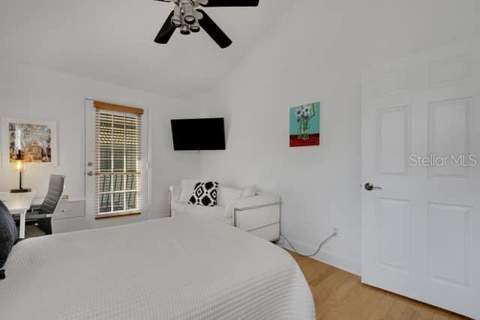 110 Ricardo Way #8, St Petersburg FL - photo 19 of 43