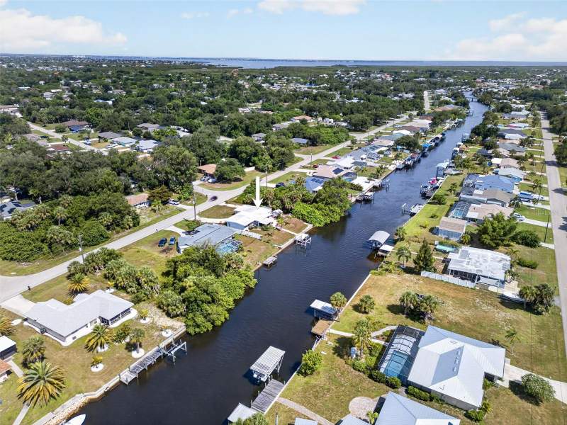 3 bedroom Single Family Residence at 3349 Rock Creek Drive, Port Charlotte Sec 008, Port Charlotte — photo 2