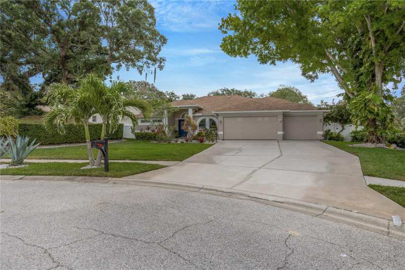 4 bedroom Single Family Residence at 727 Hidden Lake Drive, Whitcomb Place, Tarpon Springs — photo 1