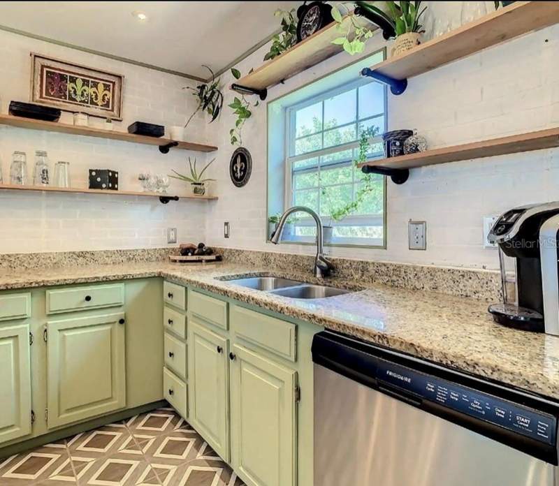 3 bedroom Single Family Residence at 3629 28th Avenue, Perrys Skyview Sub, St Petersburg — photo 4