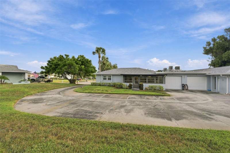 2 bedroom Villa at 1619 Whithorn Place #B, Highland Lakes Condo, Palm Harbor — photo 2