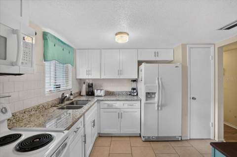 5883 Garden Lane #H1, Bradenton FL - photo 12 of 30