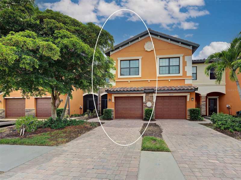 3 bedroom Townhouse at 20217 Lagente Circle, Gran Paradiso, Twnhms 1A, Venice — photo 1