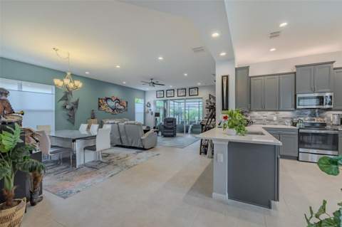 4905 Sandy Glen Way, Wimauma FL - photo 7 of 88
