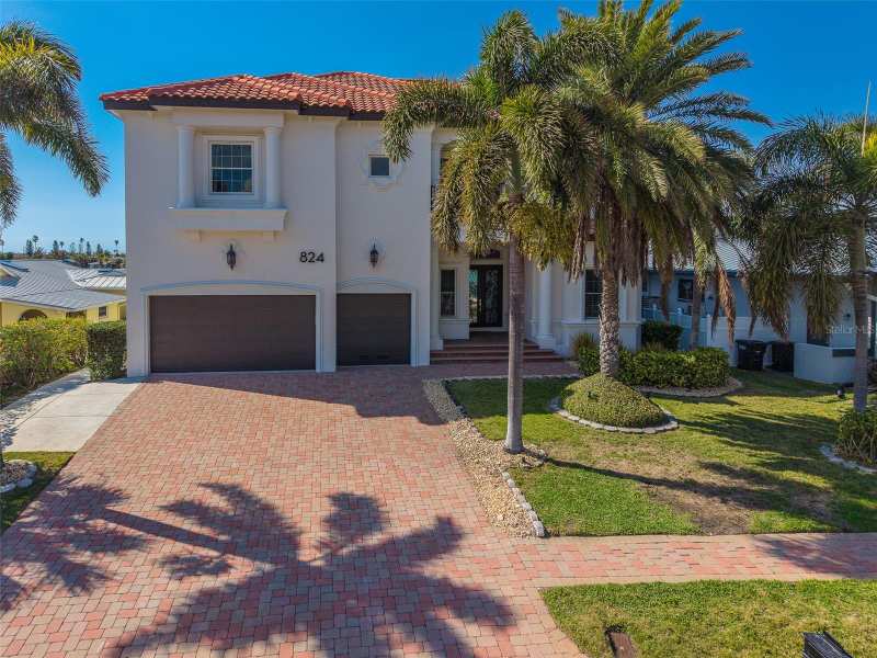 6 bedroom Single Family Residence at 824 Island Way, Island Estates Of Clearwater, Clearwater Beach — photo 1