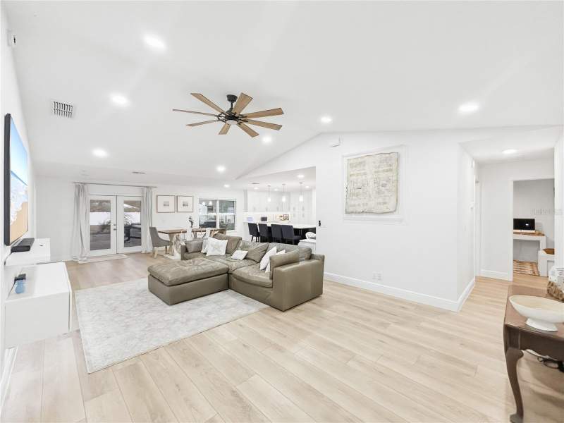 4 bedroom Single Family Residence at 2285 Fox Wood Court, Bay Lake Ranch Unit 3, St Cloud — photo 2