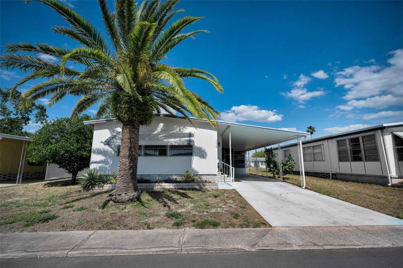 2 bedroom Mobile Home at 3230 Lanark Drive, Tanglewood Mobile Village, Holiday — photo 2