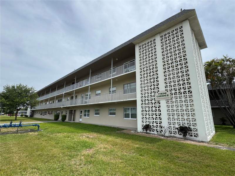 2 bedroom Condominium at 5720 13th Avenue #106B, Tyrone Garden Apts Condo, St Petersburg — photo 4