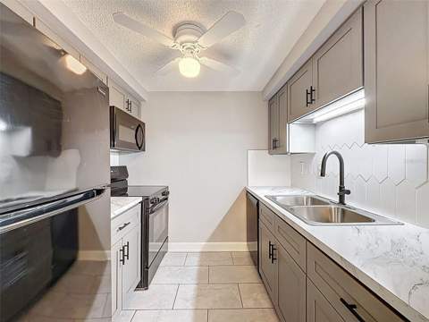 4233 Stratford Drive #D, New Port Richey FL - photo 17 of 59