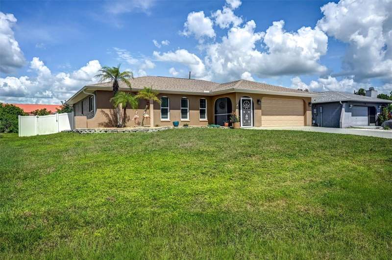 3 bedroom Single Family Residence at 726 Calvert Avenue, Port Charlotte Sec 008, Port Charlotte — photo 2