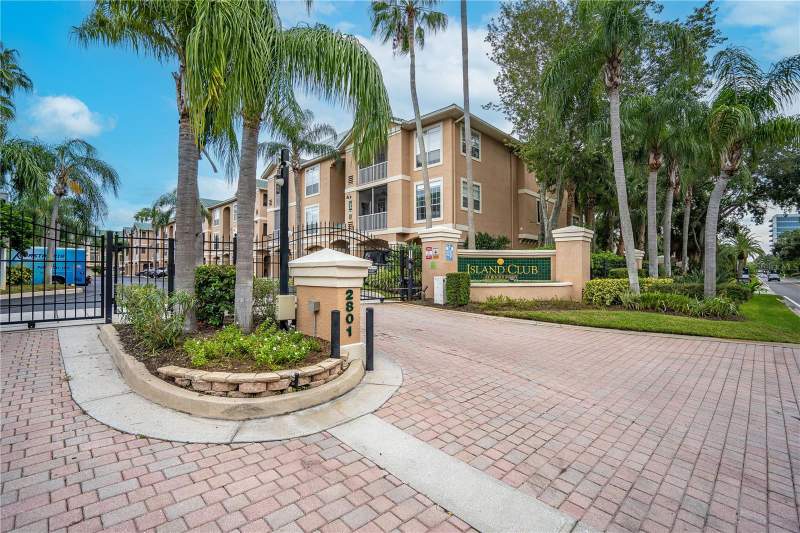 1 bedroom Condominium at 3205 Bay Club Circle #3205, Island Club At Rocky Point A C, Tampa — photo 2