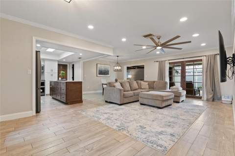 8404 Flagstone Drive, Tampa FL - photo 7 of 35