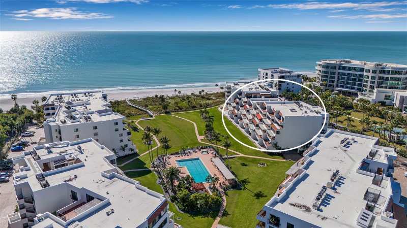 2 bedroom Condominium at 1485 Gulf Of Mexico Drive #303, Players Club I, Longboat Key — photo 1