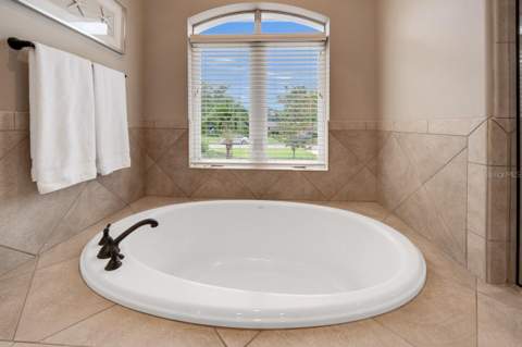 5918 Bahama Shores Drive, St Petersburg FL - photo 14 of 46