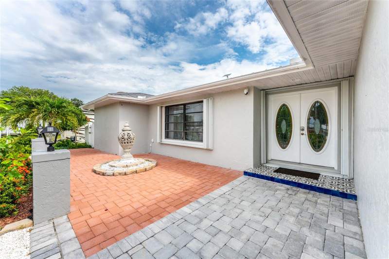 3 bedroom Single Family Residence at 137 Dowling Avenue, Port Charlotte Sec 006, Port Charlotte — photo 4