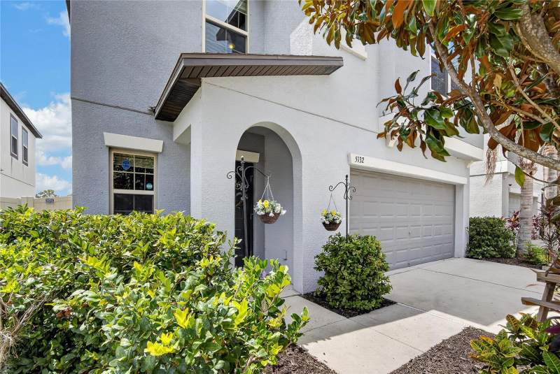 5 bedroom Single Family Residence at 5132 Sable Chime Drive, Dg Farms Ph 5A, Wimauma — photo 2