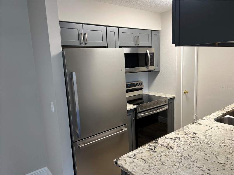 2 bedroom Condominium at 208 Red Cedar Place #208, The Hamptons At Brandon, Brandon — photo 2
