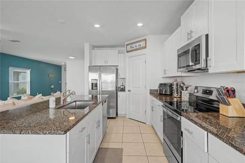 6357 Beverly Hills Drive, Zephyrhills FL - photo 18 of 55
