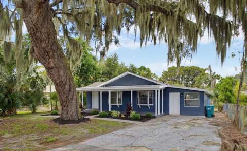 33 W Herrick Drive, home for sale in Eustis 32726