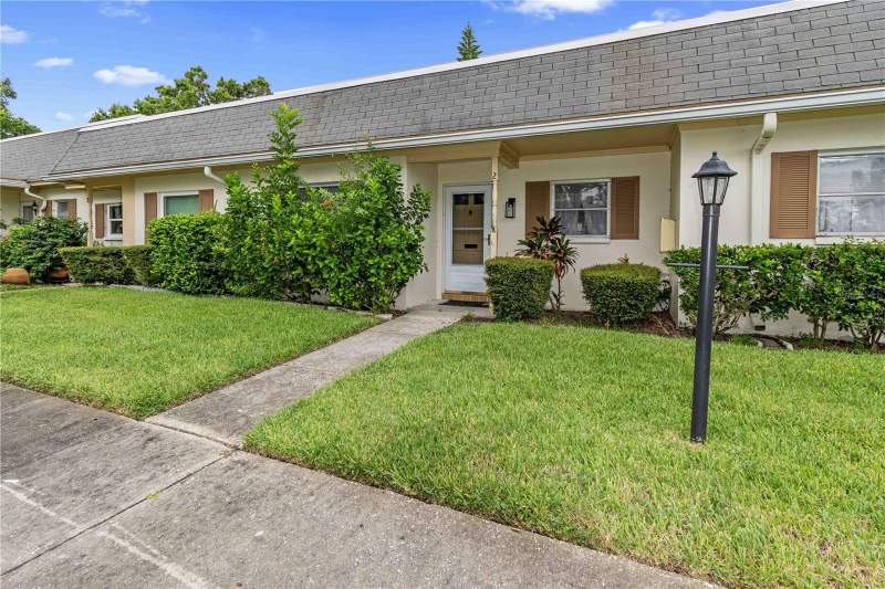 Normandy Park Oaks Condo