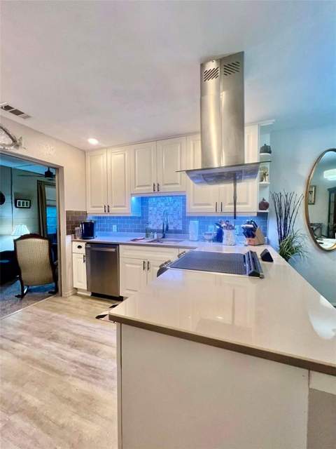 5820 N 43rd Terrace Terrace #1404, Kenneth City FL - photo 12 of 38