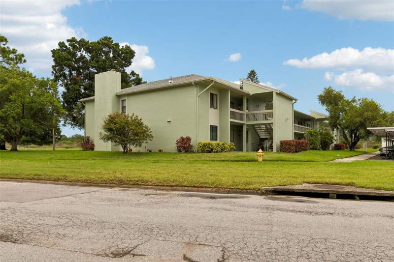 2 bedroom Condominium at 129 Nancy Drive, East Lake Woodlands Condo, Oldsmar — photo 2