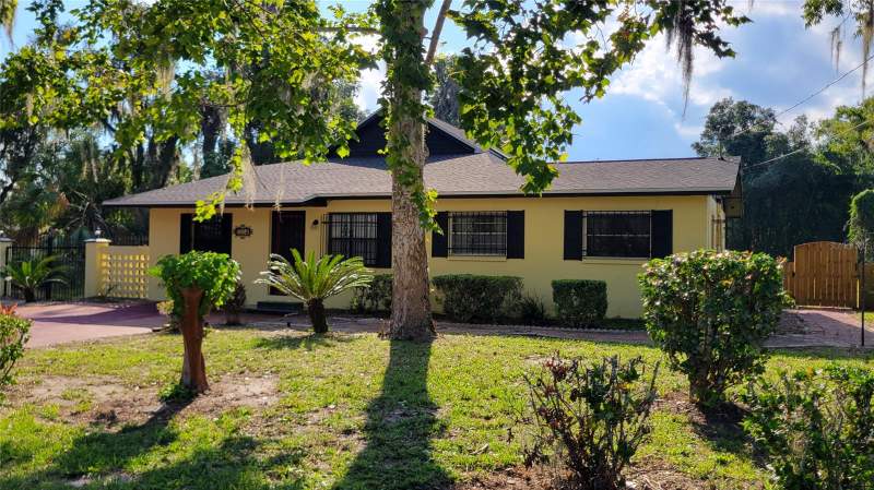 3 bedroom Single Family Residence at 1014 SE 10th Street, Goss 1st Add To Gv, Gainesville — photo 2