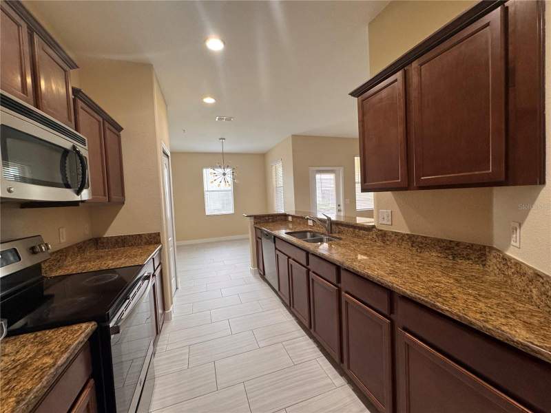 3 bedroom Townhouse at 15511 Campden Street, Stoneybrook West I, Winter Garden — photo 4