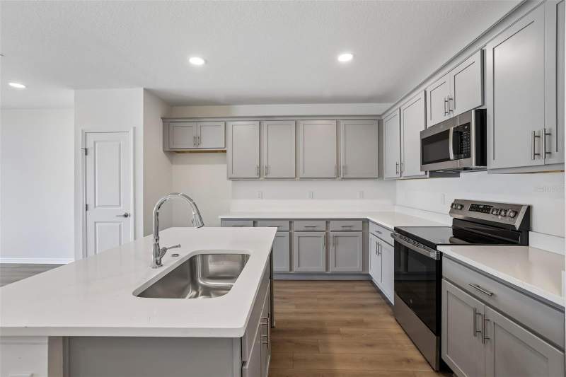 3 bedroom Townhouse at 34563 Turpins Avenue, Twin Oaks, Zephyrhills — photo 3