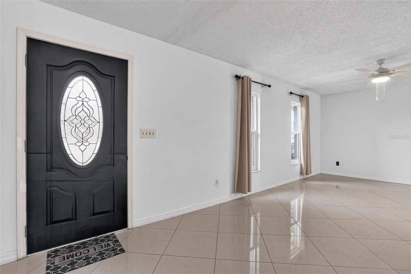 3 bedroom Single Family Residence at 13635 Berkshire Court, Brendenwood Sub, Grand Island — photo 3