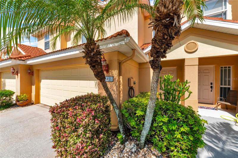 3 bedroom Townhouse at 1421 Ridge Terrace, Hidden Ridge Twnhms, Tarpon Springs — photo 2
