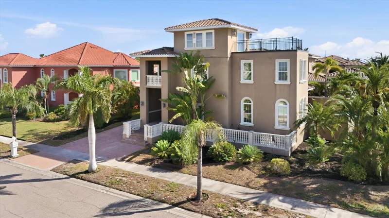 5 bedroom Single Family Residence at 1304 Jumana Loop, Andalucia, Apollo Beach — photo 5