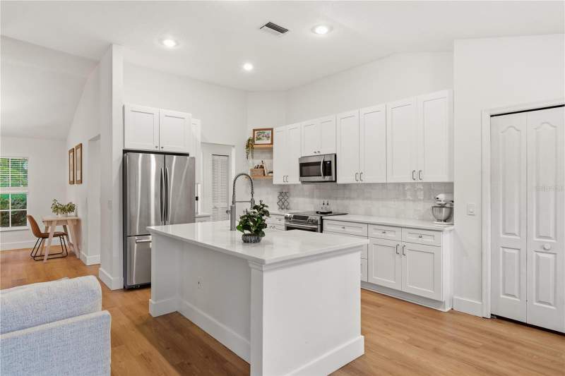3 bedroom Single Family Residence at 16607 Longleat Drive, Chapman Manors, Lutz — photo 4