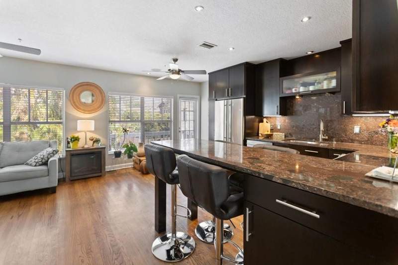 2 bedroom Townhouse at 919 S Rome Avenue #8, Bayswater Close At Olde Hyde P, Tampa — photo 5