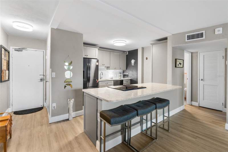 1 bedroom Condominium at 841 4th Avenue #36, Suncoast Towers Apts Co-Op, St Petersburg — photo 2