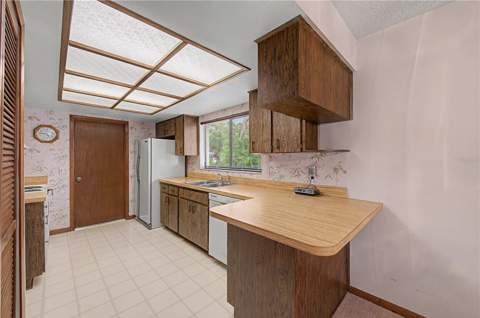 901 Tarawood Lane, Valrico FL - photo 16 of 33