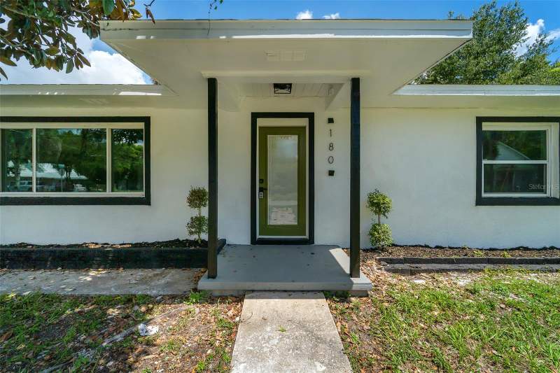 4 bedroom Single Family Residence at 180 N Kentucky Avenue, Umatilla Yanceys Add, Umatilla — photo 2