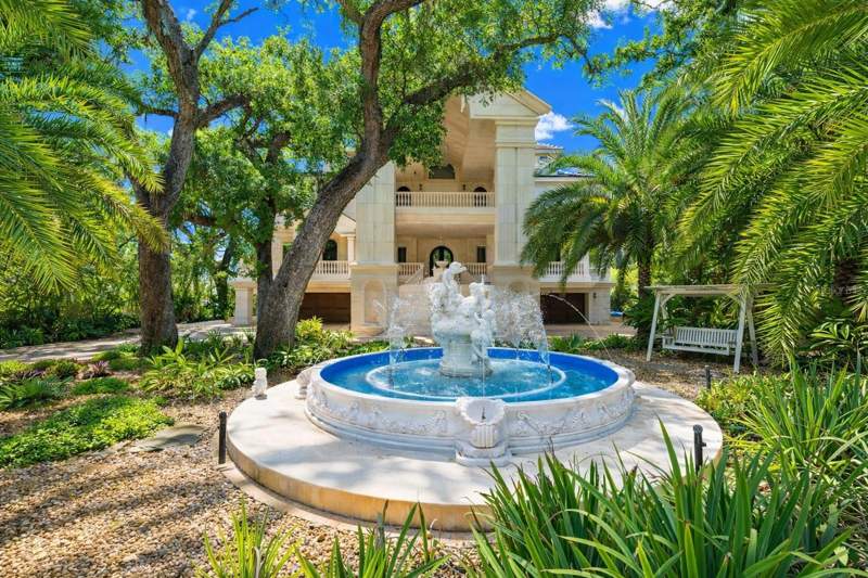 5 bedroom Single Family Residence at 2000 Park Street, Golf Course & Jungle Sub Rev Map Pt Rep, St Petersburg — photo 3