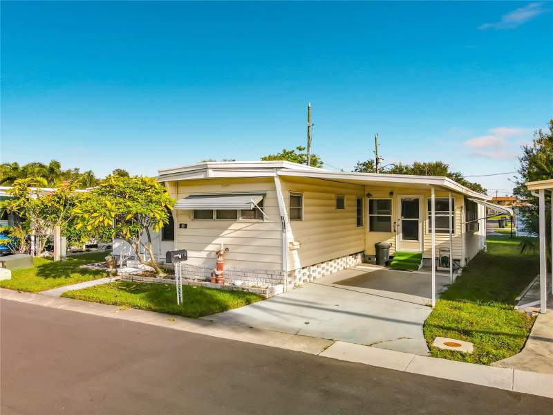 2 bedroom Mobile Home at 10118 N Lake Drive #30, Holiday Shores Mobile Park Unrec, Largo — photo 2