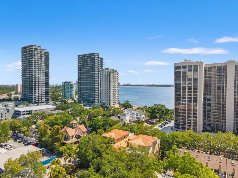 Villa Querica TownhomesHomes for Sale in Tampa, FL