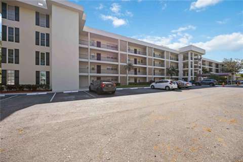7461 W Country Club Drive #207, starter home for sale in Sarasota