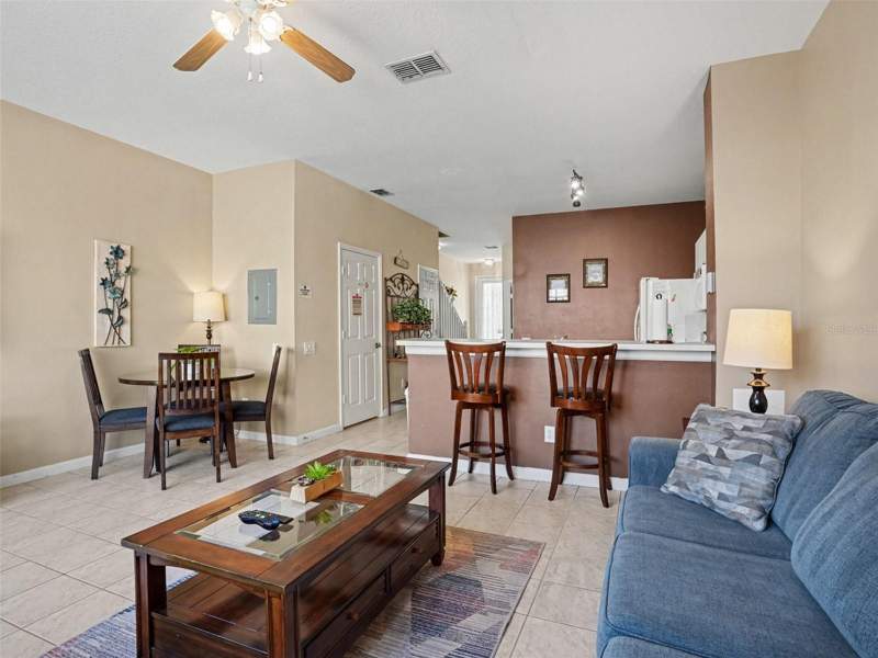 3 bedroom Townhouse at 2326 Silver Palm Dr, Windsor Palms Twnhms Ph 3A, Kissimmee — photo 5