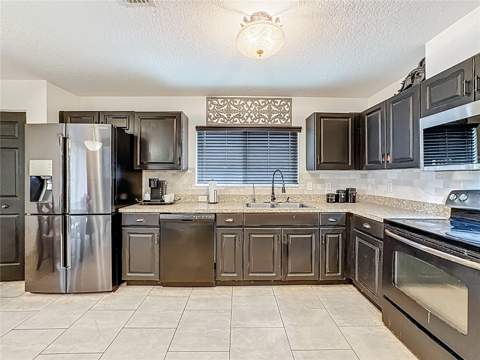 11112 Hidden Breeze Drive, Wimauma FL - photo 18 of 41