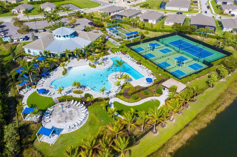 3 bedroom Single Family Residence at 3286 Baravaldo Circle, Entrada C1-C13 R-1 L1-L10 01 02, Cape Coral — photo 2