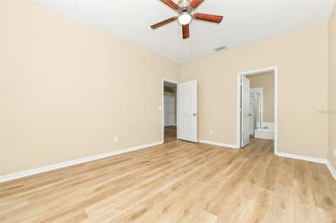 906 Grand Canyon Drive, Valrico FL - photo 15 of 33
